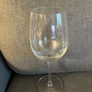 Elegant 9 inch Clear Wine Glass